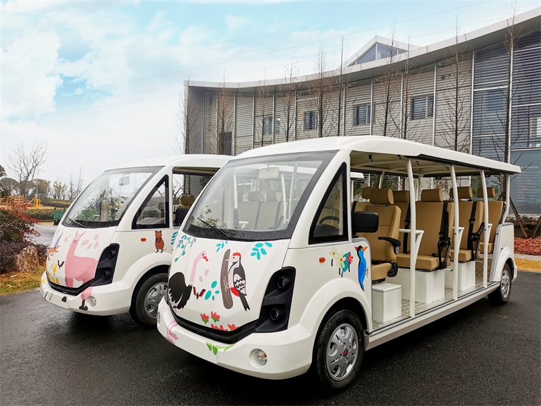 大型挖掘机 EC-600