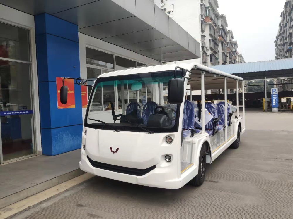 五菱L1008-23座观光车